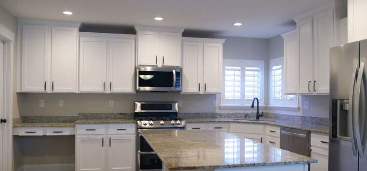 What colour walls with cream kitchen cabinets