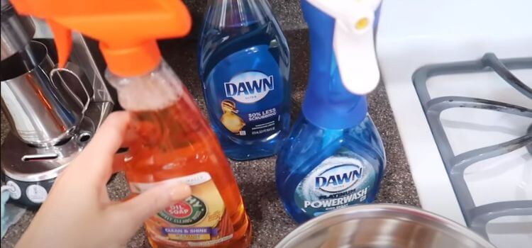 The importance of using the right cleaning products for wood cabinets