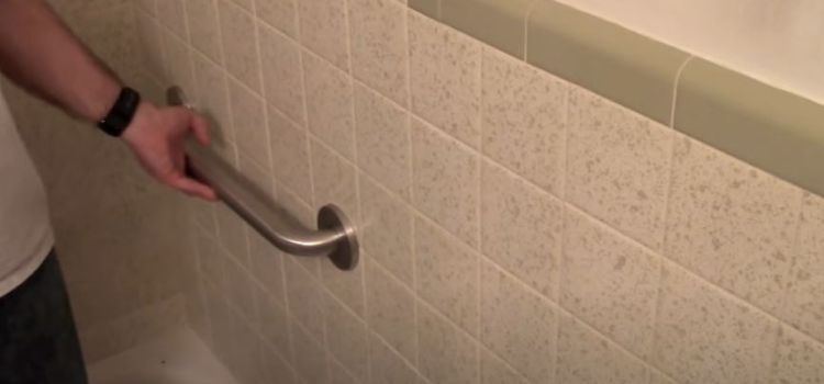 Optimal Placement of Grab Bars in Showers