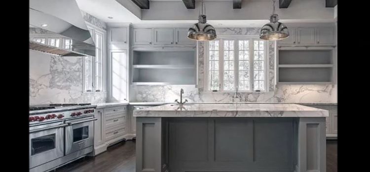 Grey cabinets for a modern and sophisticated feel